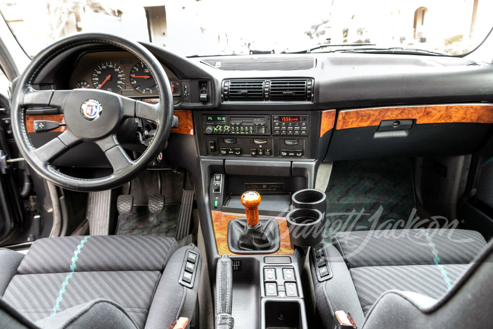 بهترین خودروهای بی ام دبلیو BMW در دهه نود میلادی : بی ام دبلیو Alpina B10 Bi-Turbo